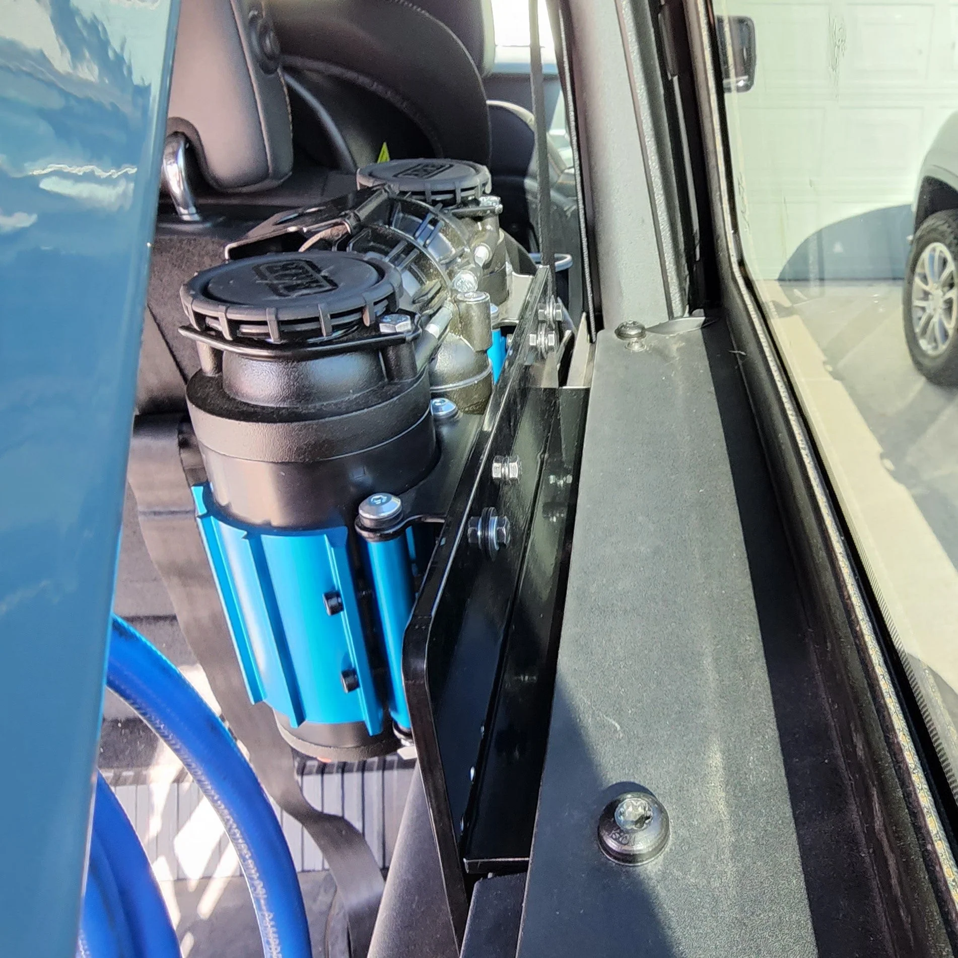 FORD CARGO COMPRESSOR MOUNT (BRONCO) - Image 3