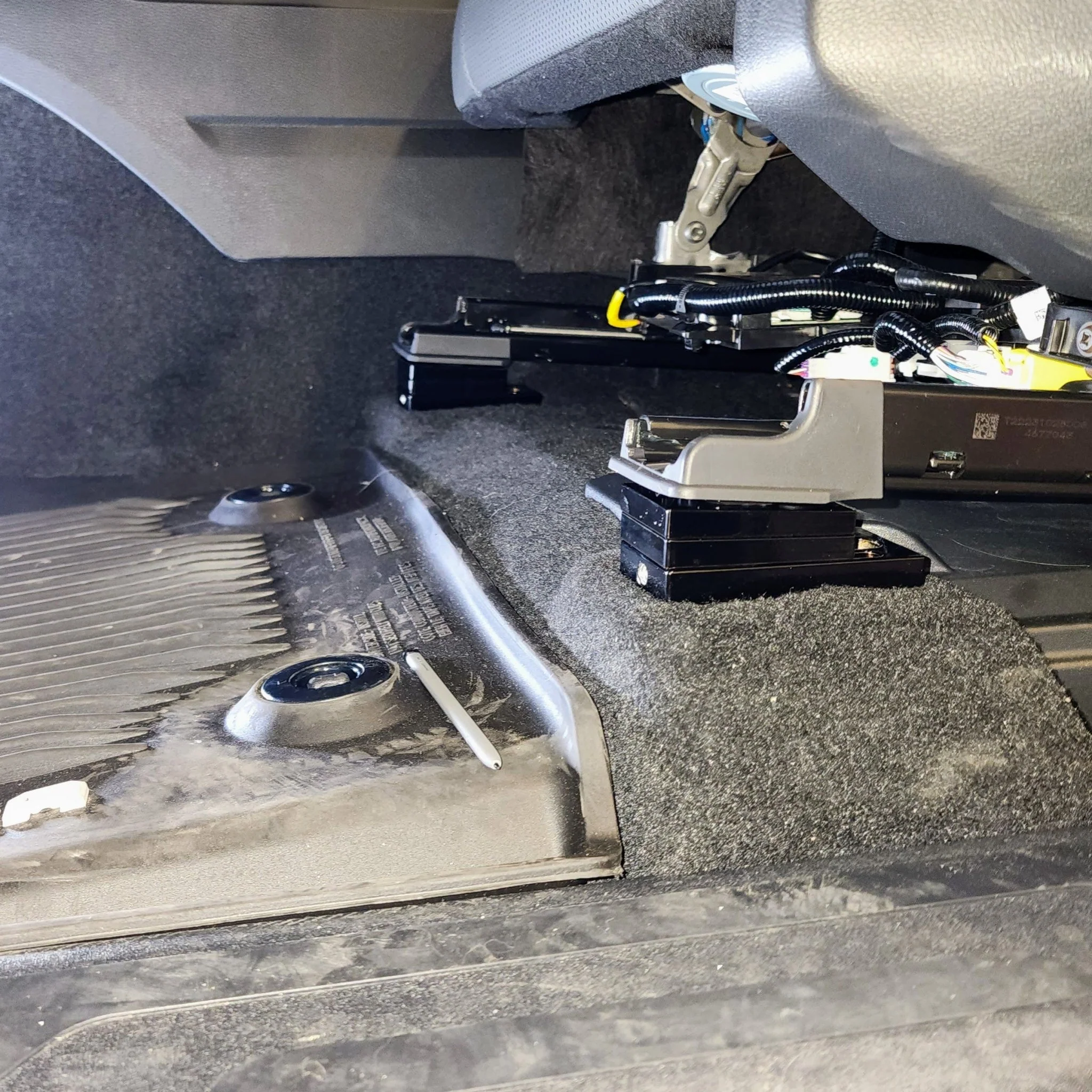 TOYOTA ADJUSTABLE FRONT SEAT JACKERS® (PRIUS, VENZA, CAMRY, AND COROLLA) - Image 6