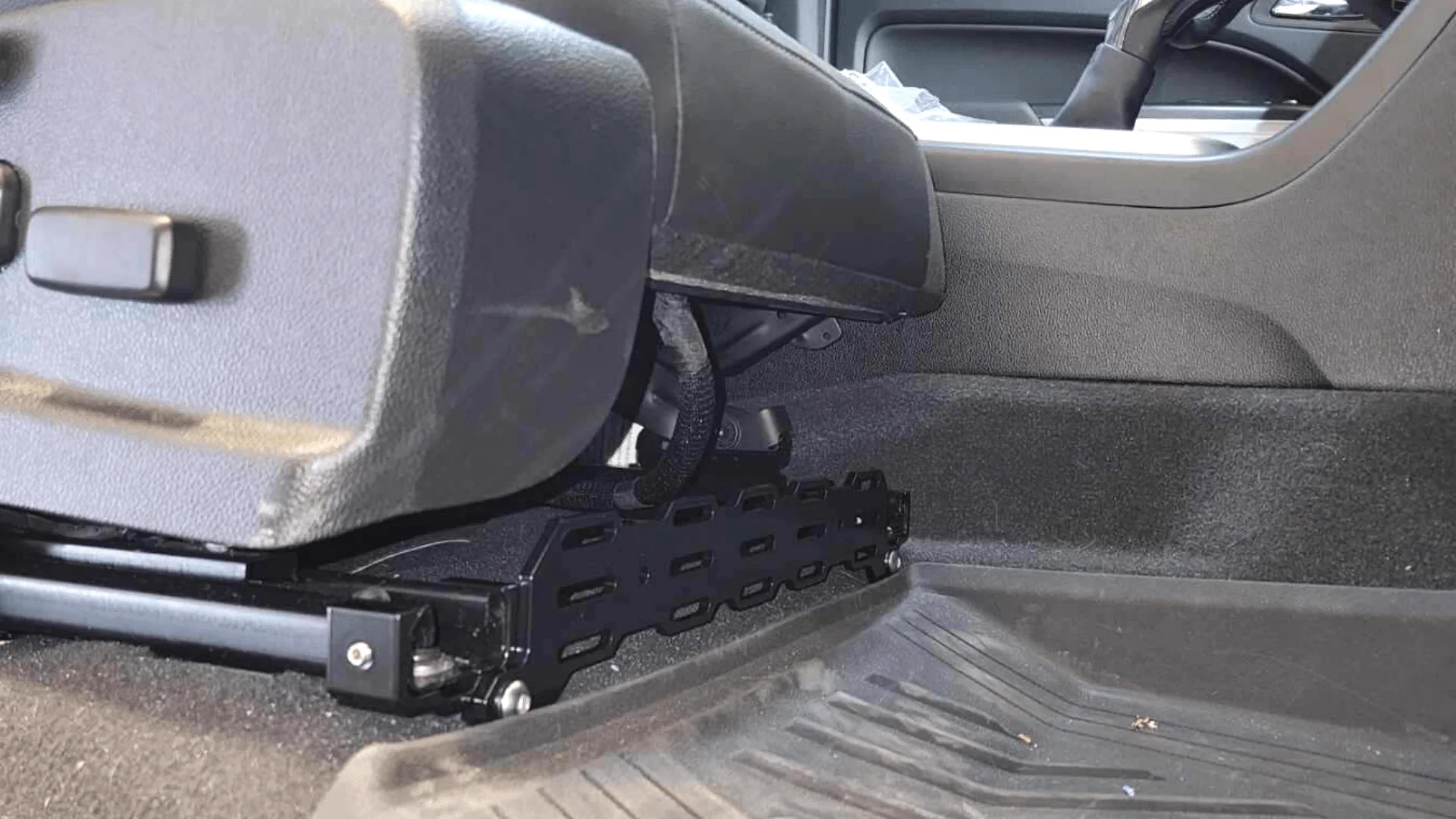 GM FRONT MULTI MOUNT PANEL (SUBURBAN, TAHOE, AND YUKON) - Image 3