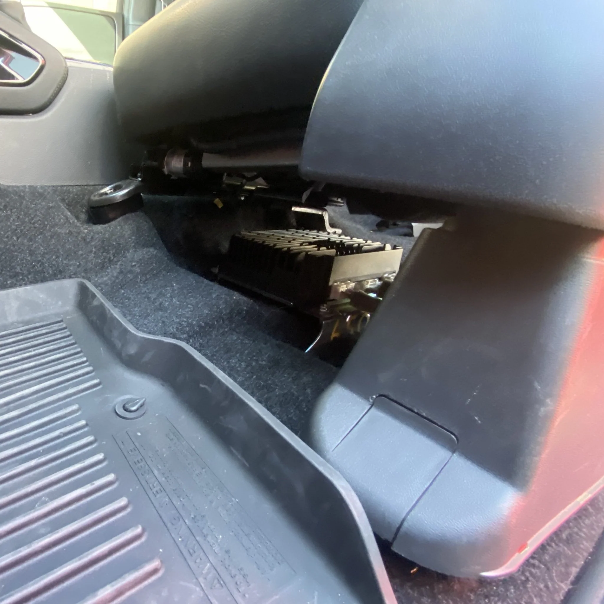 NISSAN FRONT SEAT JACKERS® (FRONTIER) - Image 3