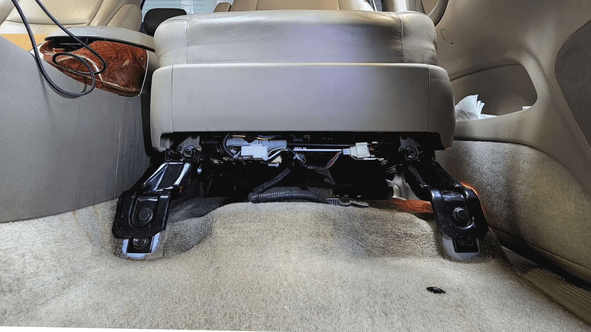 TOYOTA FRONT SEAT JACKERS® (TUNDRA, SEQUOIA, SIENNA AND T100) - Image 7