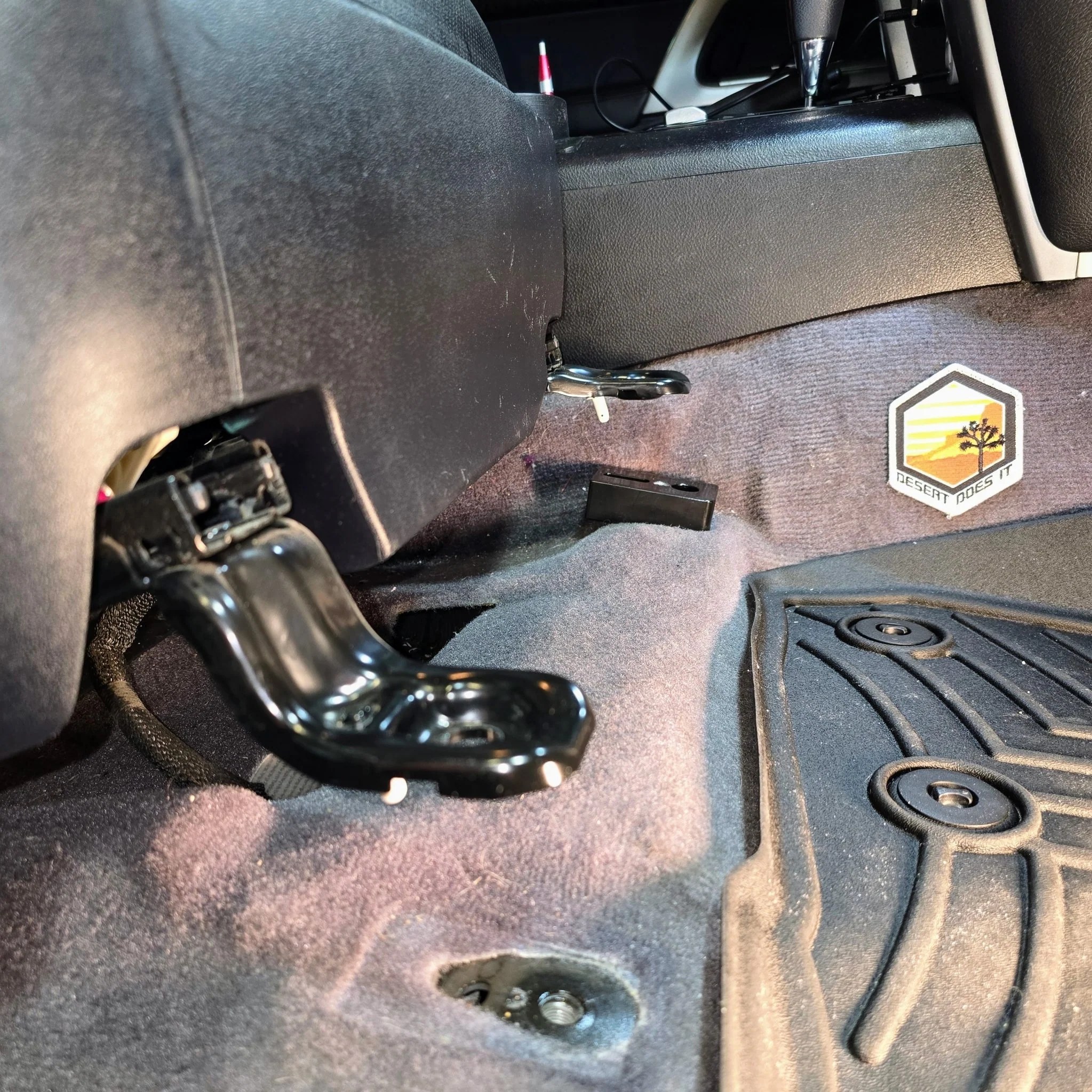 TOYOTA FRONT SEAT JACKERS® (LAND CRUISER AND LX570) - Image 3