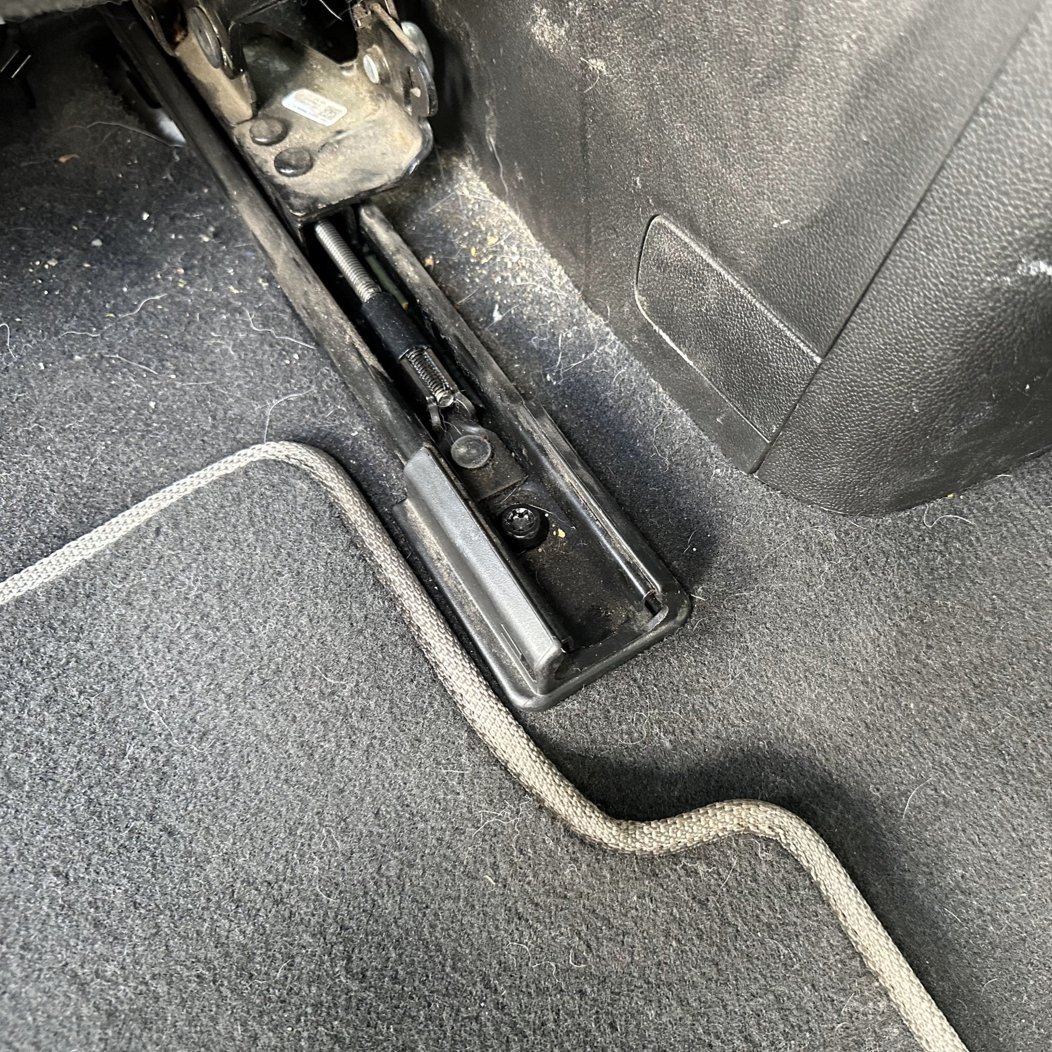 GM FRONT SEAT JACKERS® (SILVERADO AND SIERRA) - Image 10