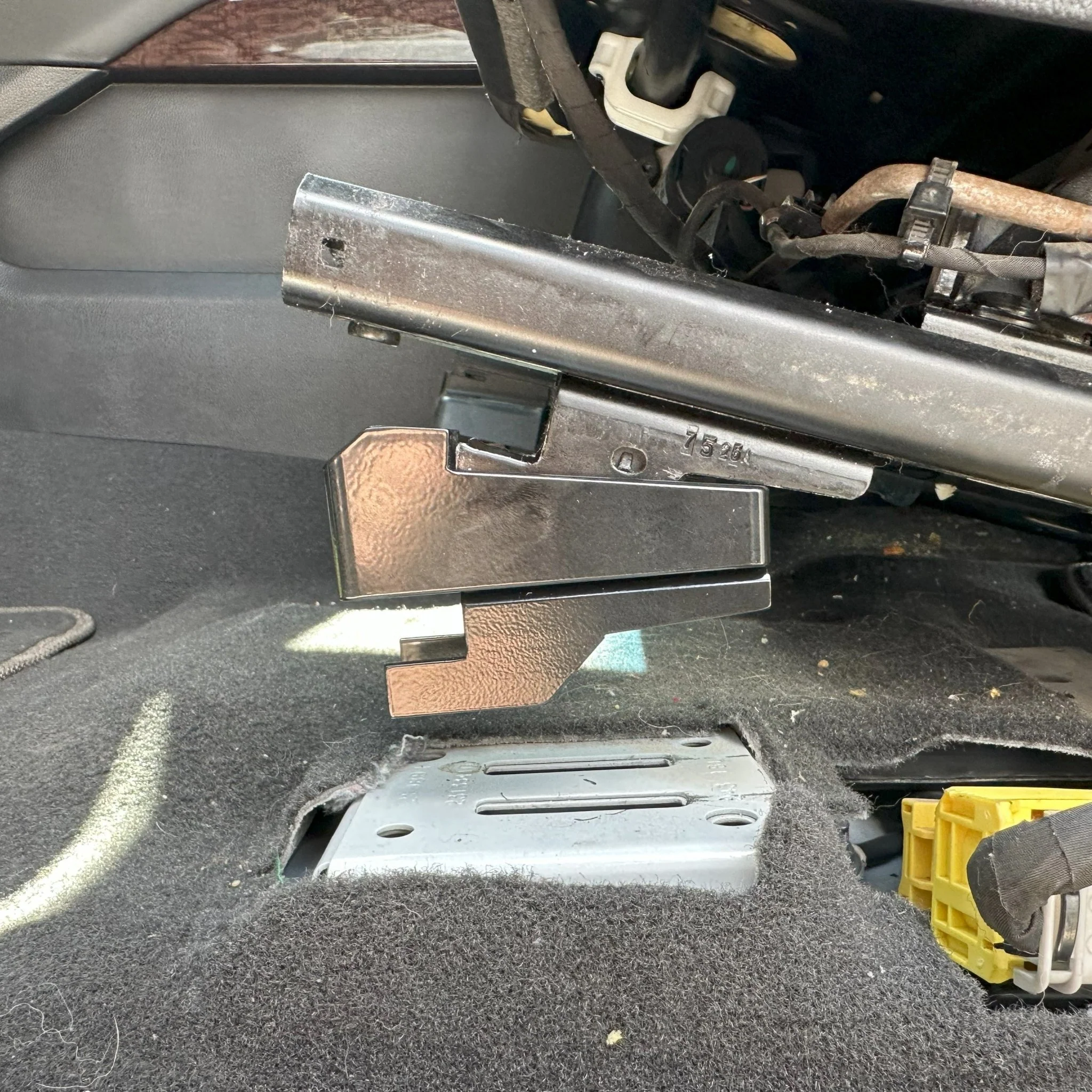 GM FRONT SEAT JACKERS® (SILVERADO AND SIERRA) - Image 9