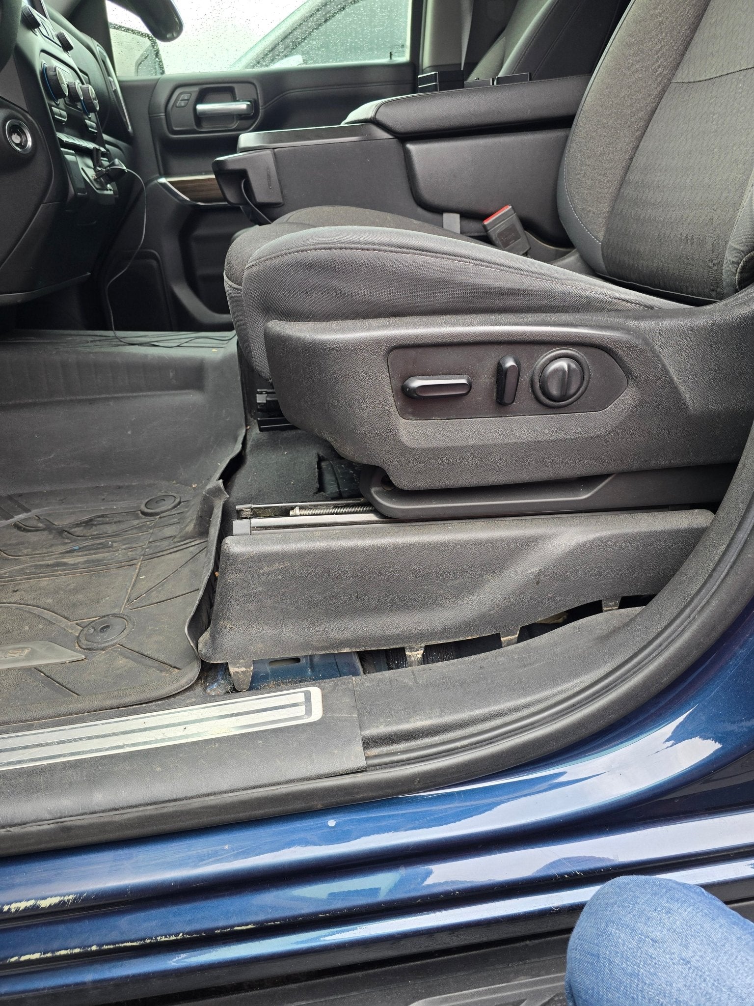 GM FRONT SEAT JACKERS® (SILVERADO HD AND SIERRA HD) - Image 6