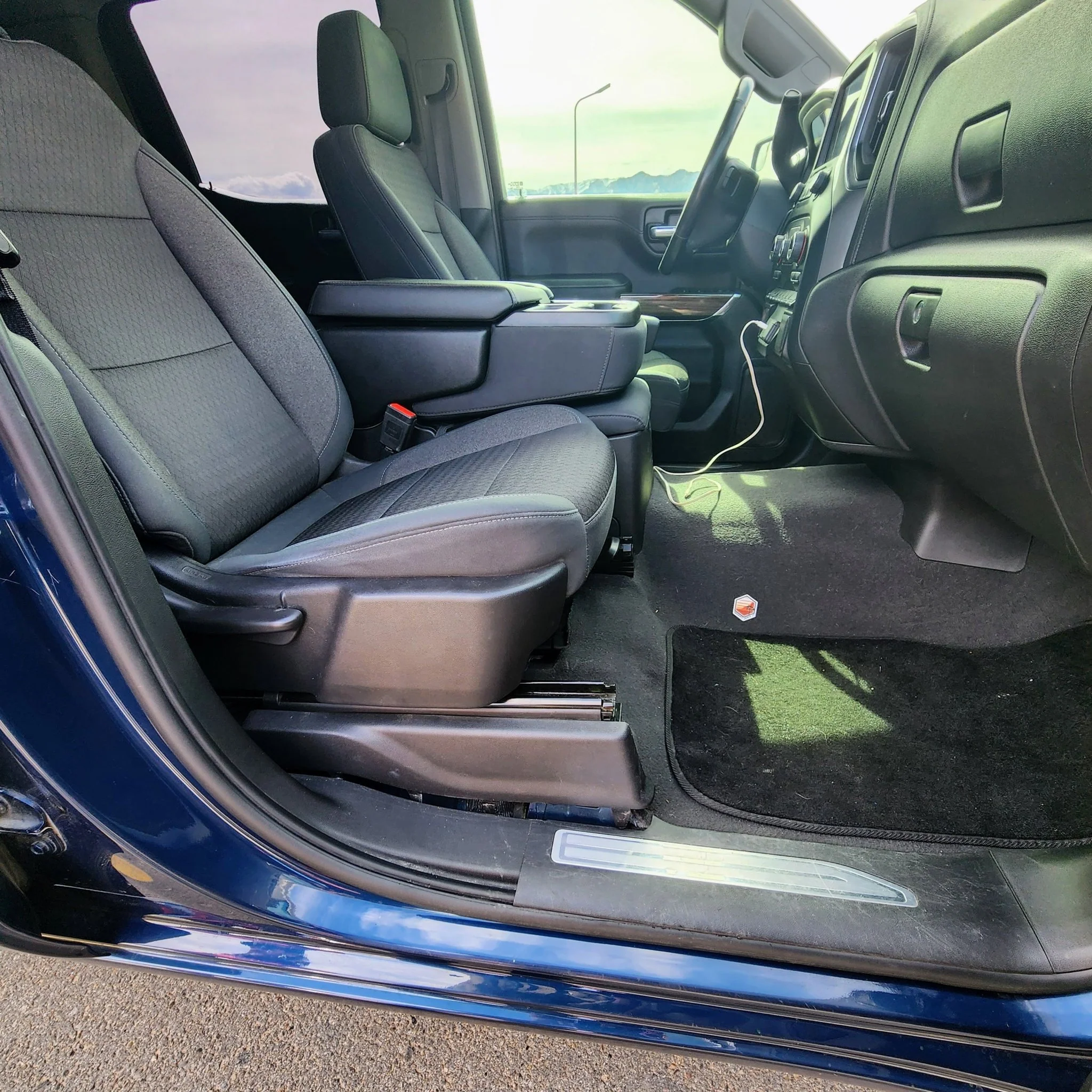 GM FRONT SEAT JACKERS® (SUBURBAN, TAHOE, BLAZER, ACADIA+) - Image 7
