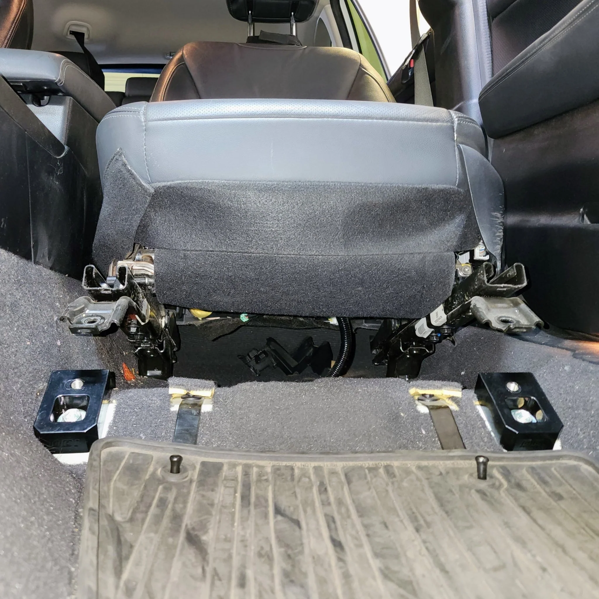 HONDA FRONT SEAT JACKERS® (RIDGELINE, PILOT, AND PASSPORT) - Image 5