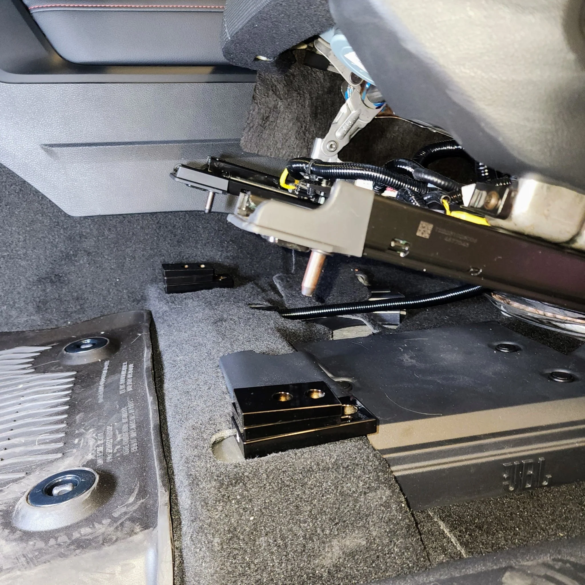 MAZDA ADJUSTABLE FRONT SEAT JACKERS® (CX-5, CX-9, CX-30+) - Image 3