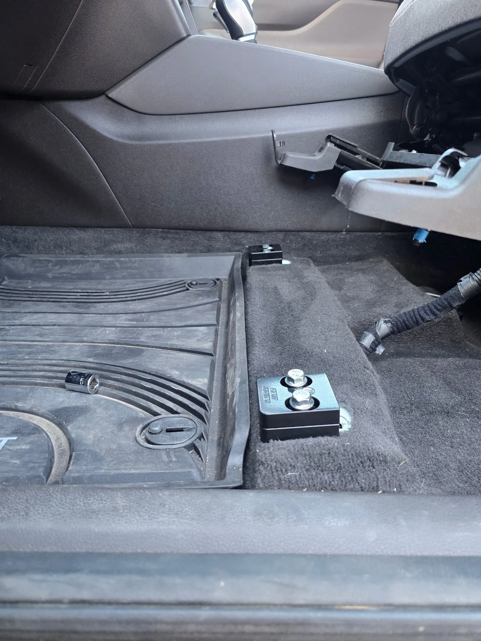 NISSAN FRONT SEAT JACKERS® (MURANO, ROGUE AND ALTIMA) - Image 3