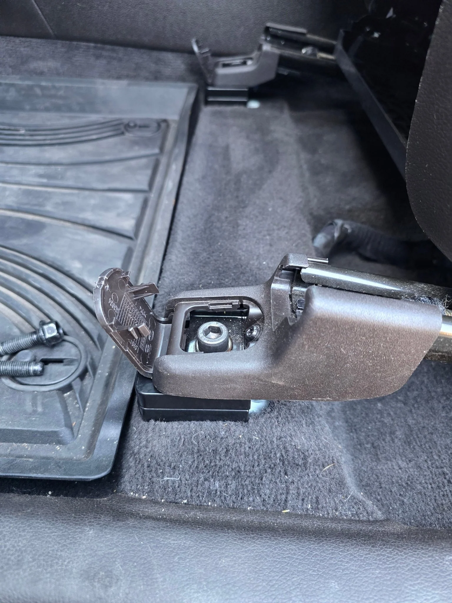 NISSAN FRONT SEAT JACKERS® (MURANO, ROGUE AND ALTIMA) - Image 4